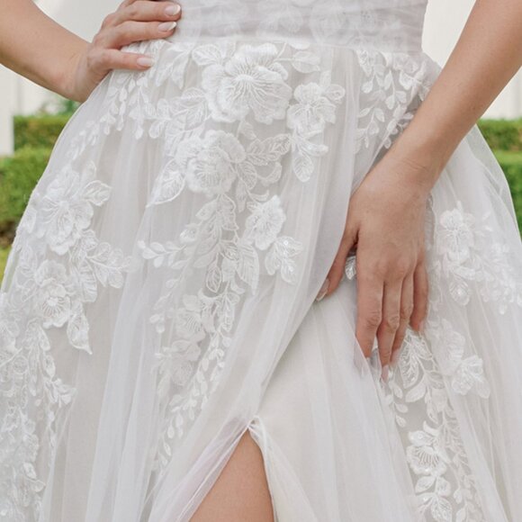 New Off The Shoulder White Bridal Gown w/ Floral Lace & Layered Skirt NX JE953 - Picture 6 of 11